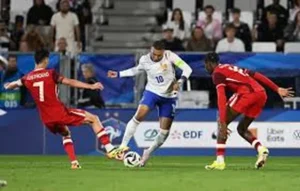 Bắt Đầu Và Bắt Đầu Lại Trận Đấu Bóng Đá Theo Luật FIFA Mới Nhất